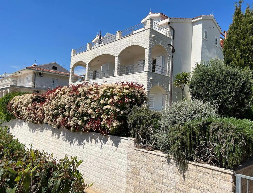 טרוגיר Villa Marta Apartmani מראה חיצוני תמונה