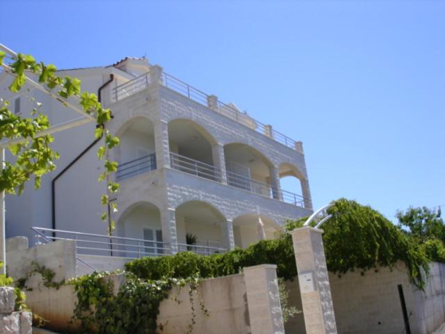 טרוגיר Villa Marta Apartmani מראה חיצוני תמונה